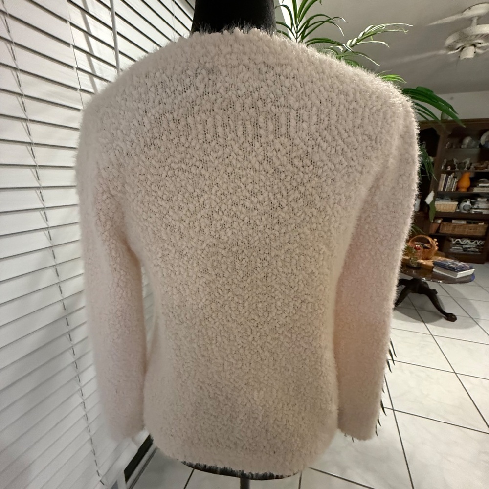 LIMITED TIME:  3 FOR $30 JONES NY PUFFY SWEATER, MEDIUM - Picture 2 of 8